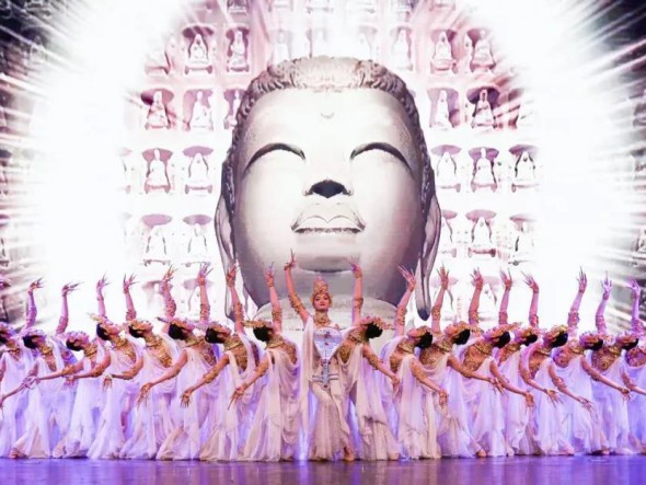 高雅藝術進校園——中國經(jīng)典舞劇《絲路花雨》在西北民族大學精彩上演