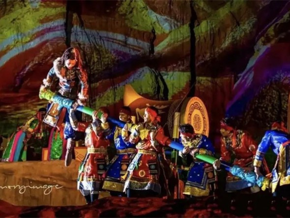 甘肅演藝集團敦煌藝術團承接的張掖七彩丹霞旅游景區(qū)夜游項目《阿蘭拉格達》即將回歸
