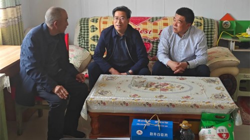 甘肅演藝集團(tuán)結(jié)對(duì)幫扶手拉手，關(guān)愛行動(dòng)顯真情