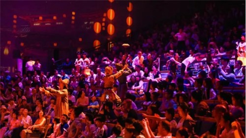 文化激揚(yáng)，產(chǎn)業(yè)奔涌——甘肅敦煌翻騰文旅融合新浪潮